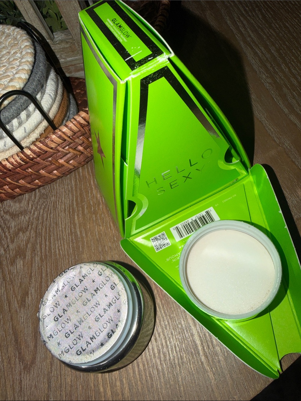 GlamGlow Power Mud RV:$40 - Picture 4 of 4